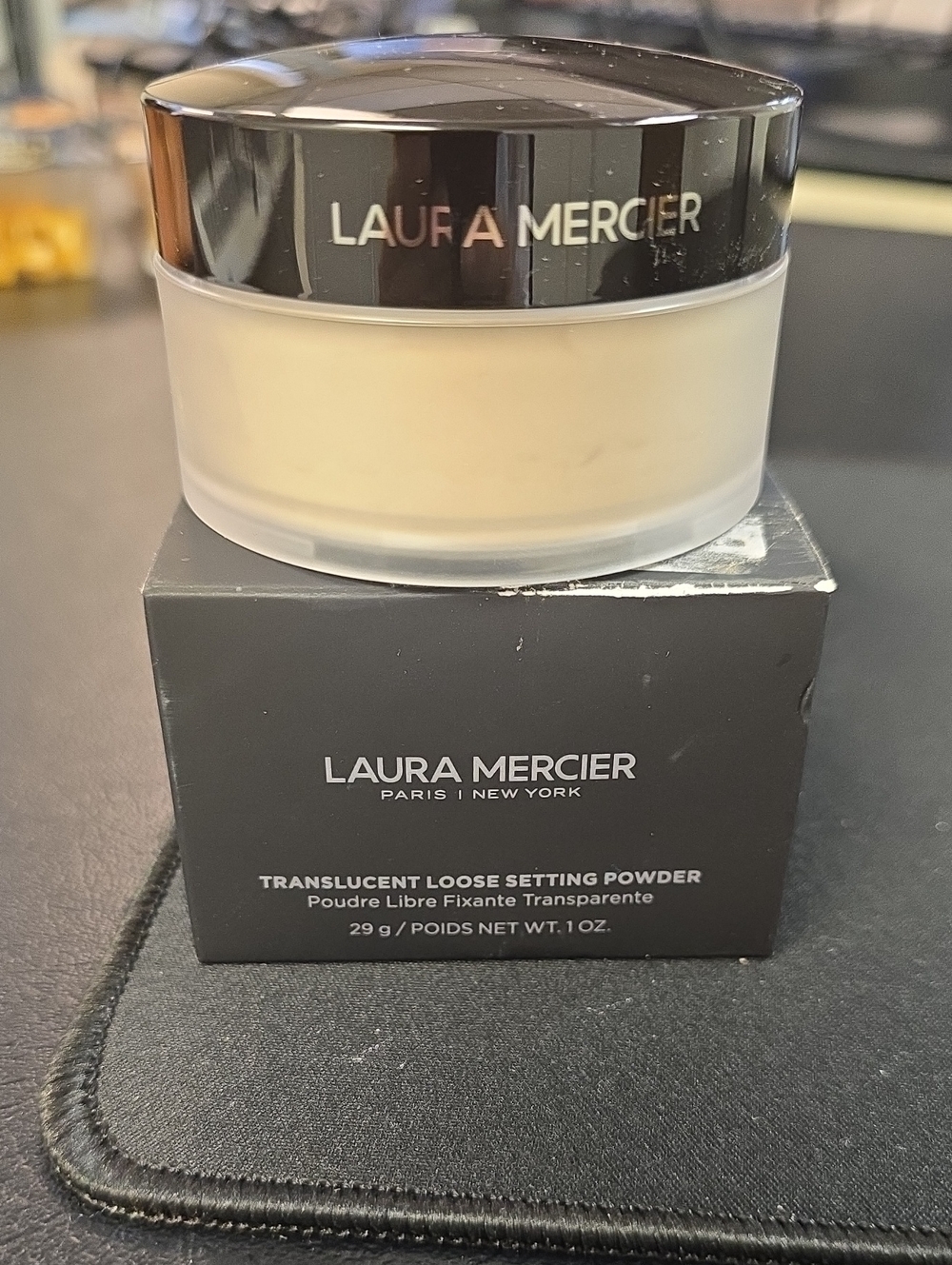 Laura Mercier Translucent Loose Setting Powder - Cream Jar with Black Lid
